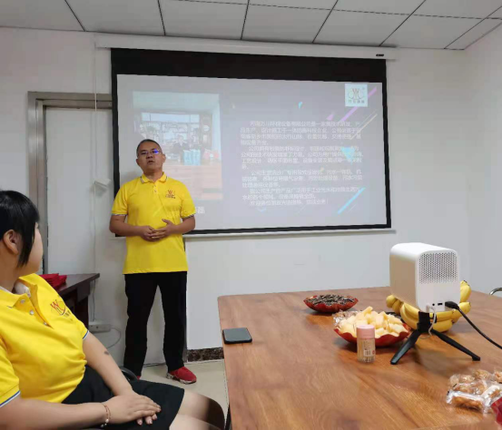 河南(nan)萬(wan)川環保設備有限公司2021年上半(ban)年錶彰大會