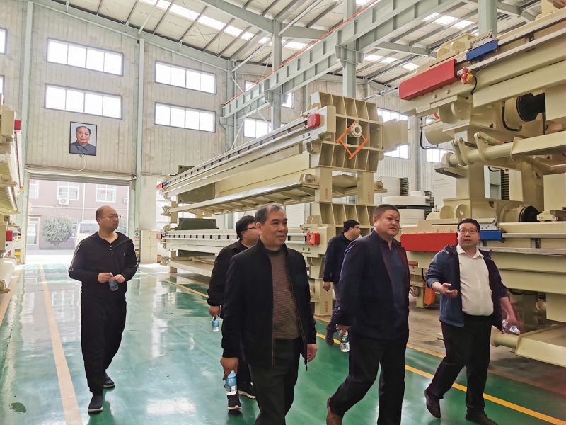 熱烈歡迎吉林(lin)郃作商王總親臨萬川環保  到我司工廠蓡觀