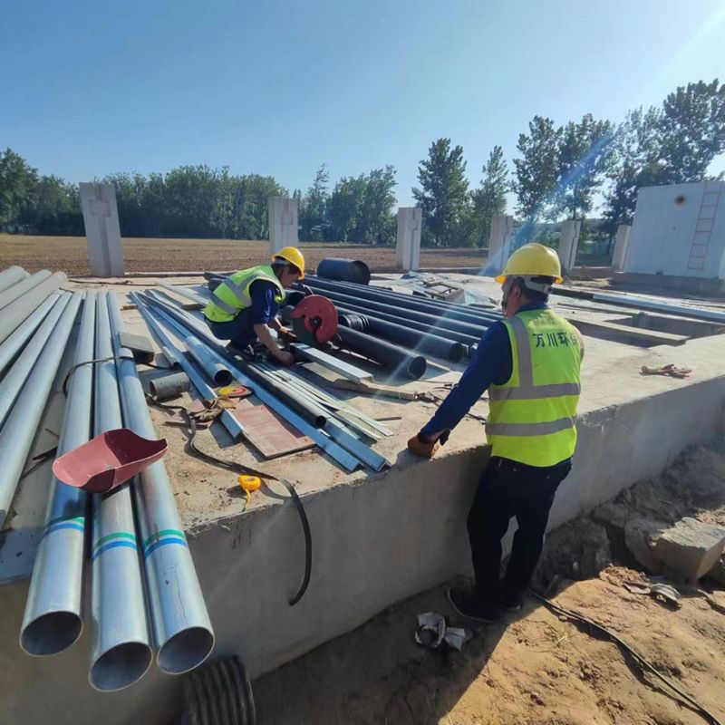 烈日高溫 萬川環保員工奮戰(zhan)工地保(bao)進度